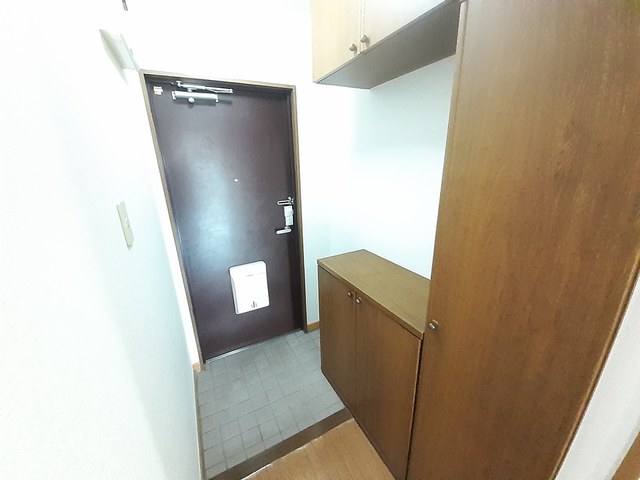 ヴィラ・サンパティーク 玄関