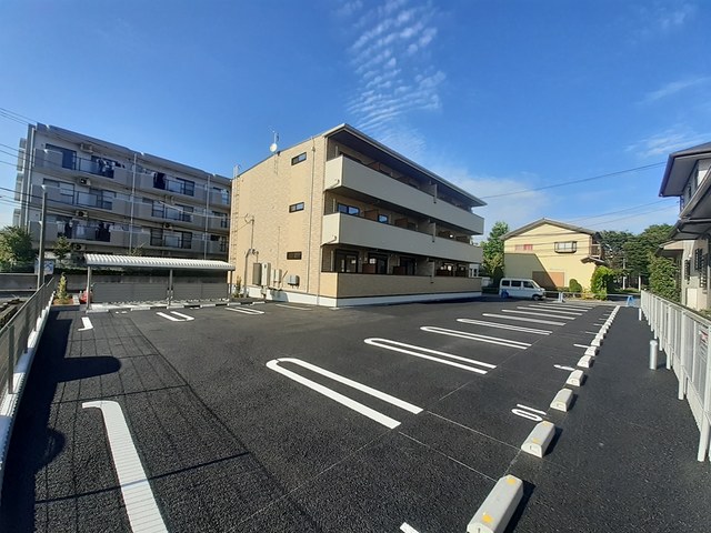ララ・ハイレジデンス 駐車場