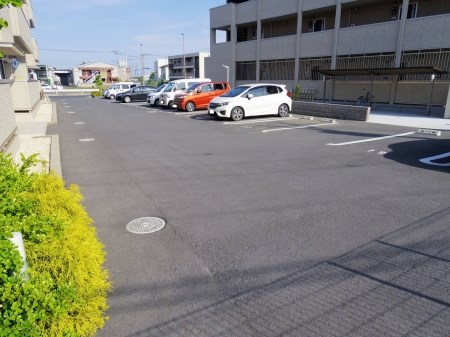 マルシェみどりのⅡ 駐車場