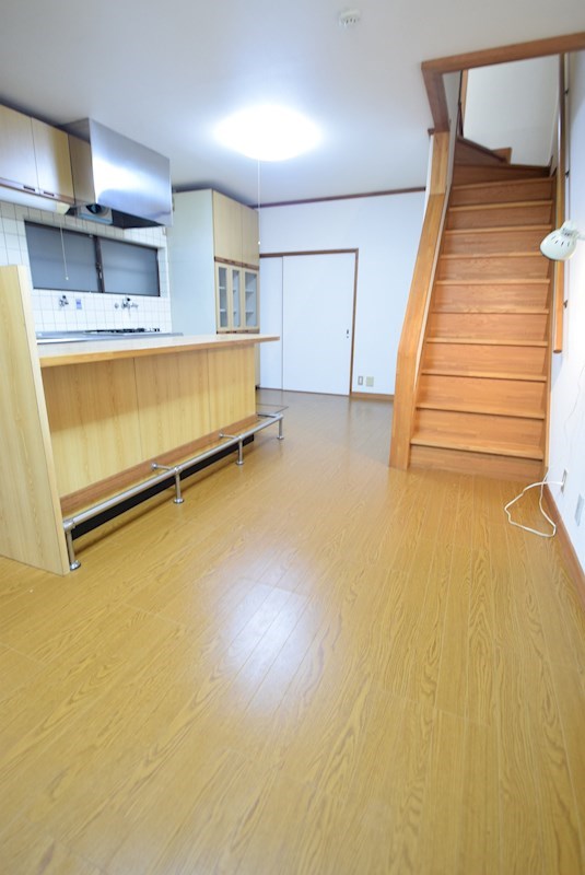北区紫竹桃ノ本町貸家 リビング