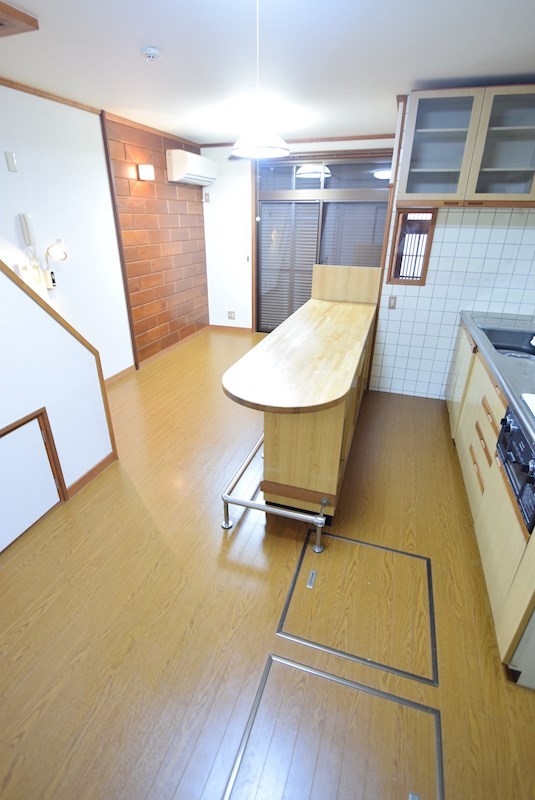 北区紫竹桃ノ本町貸家 リビング
