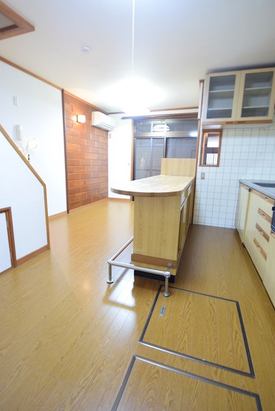 北区紫竹桃ノ本町貸家 リビング