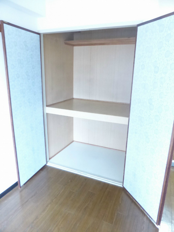 ソレーユ村田 収納