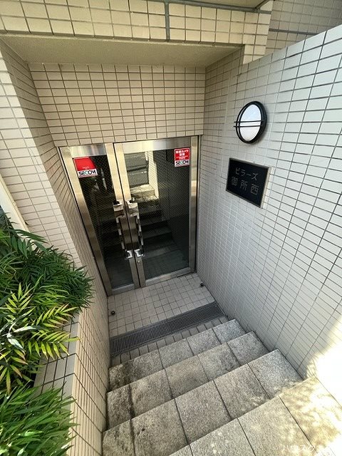 ピラーズ御所西 エントランス