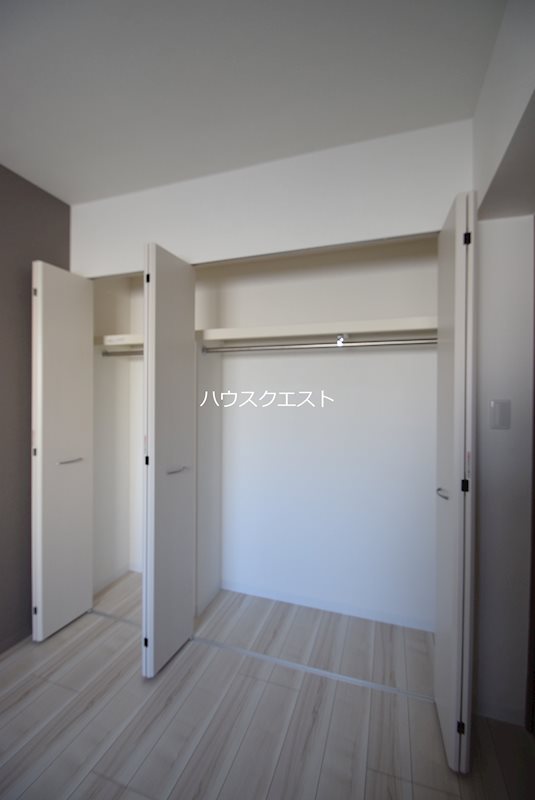コンフォールパレ新町二条 収納