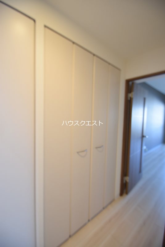 コンフォールパレ新町二条 収納