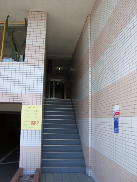 澤屋ビル エントランス