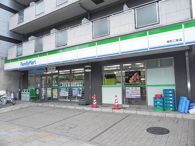 アサヒカレッジハイツ コンビニ