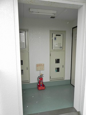 岡崎ビル エントランス