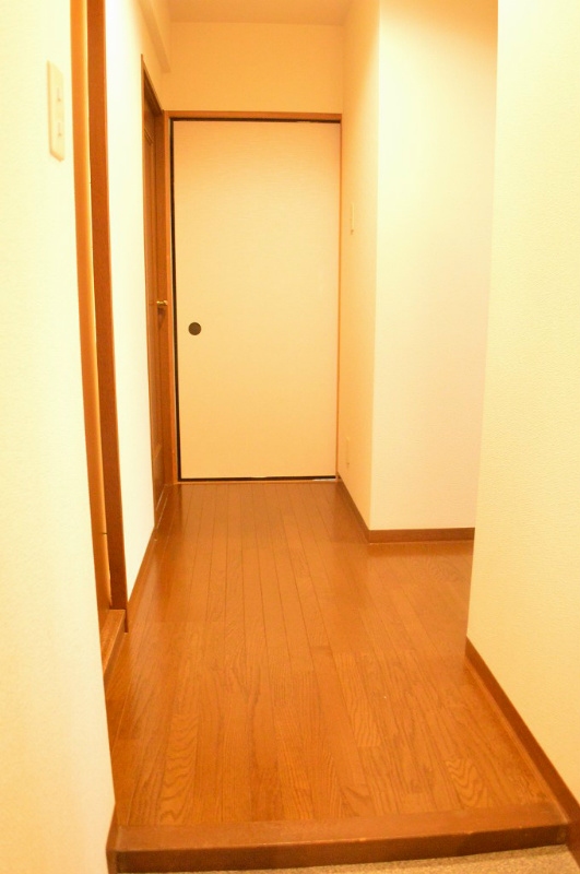 ロザーンジュ堀川 玄関