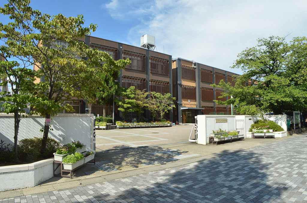 ロザーンジュ堀川 中学校