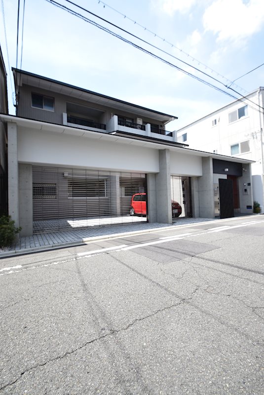 コンフォールパレ新町二条 外観
