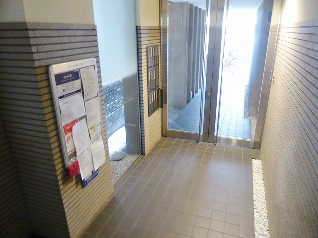 ネクサス伊香 エントランス