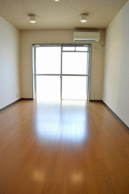 エクセレント丸太町 リビング