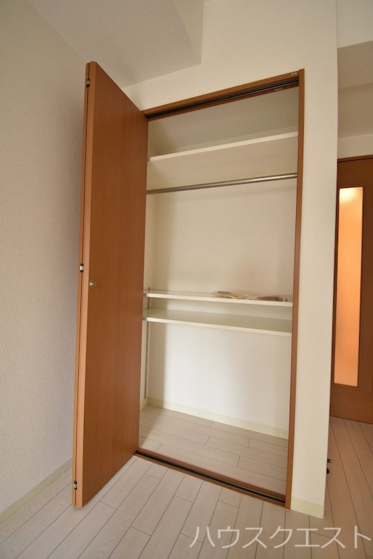 SHICATA SIX BLDG 収納