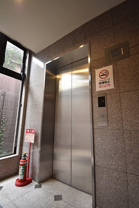 SHICATA SIX BLDG その他