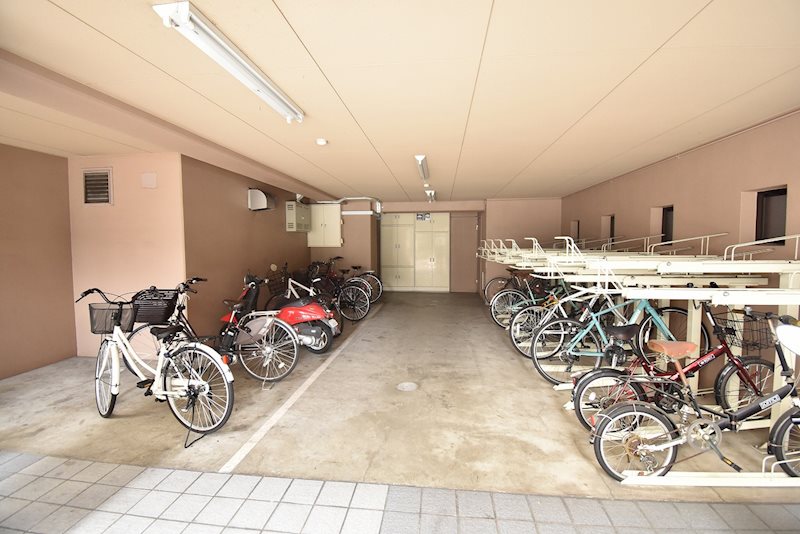 SHICATA SIX BLDG その他