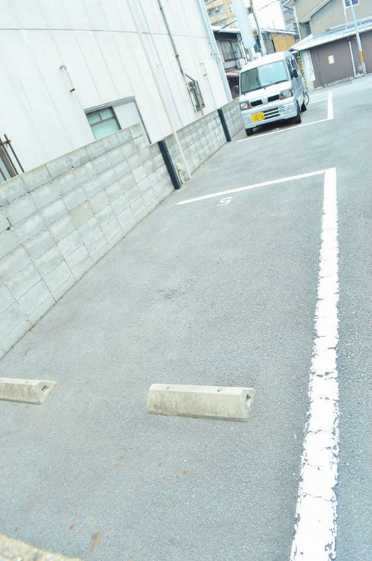 ドマーニ壬生 駐車場