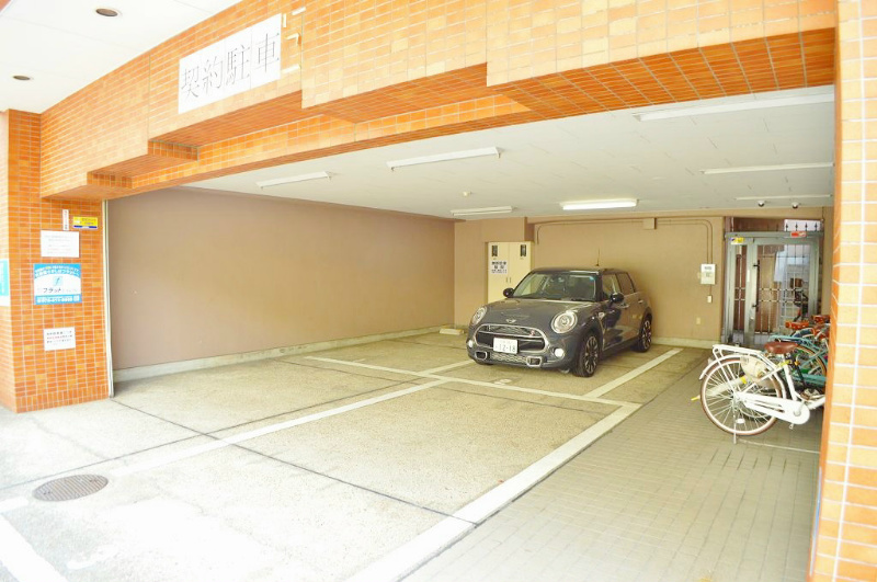 嶋津マンション 駐車場