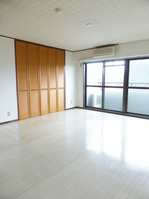 ルネ河原町 リビング