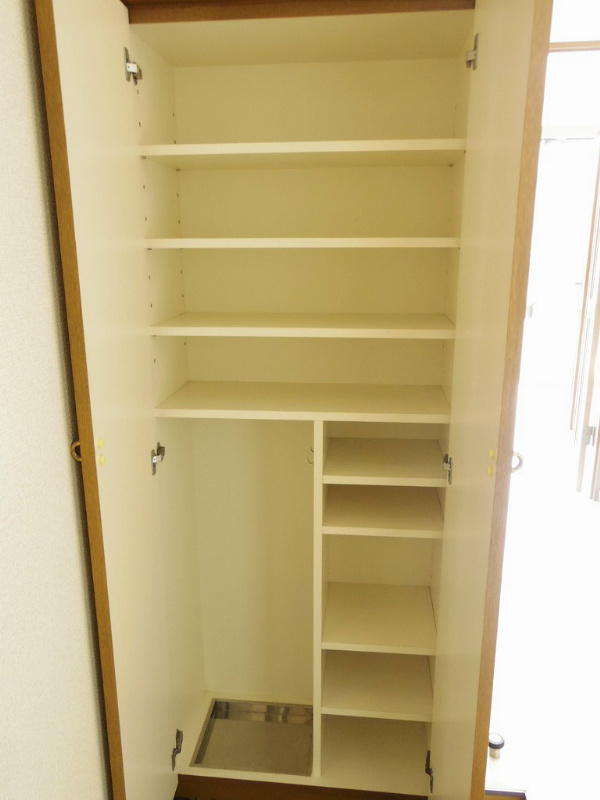 ヴェルビュ二条城東 玄関