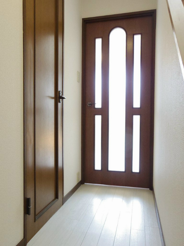 ヴェルビュ二条城東 玄関
