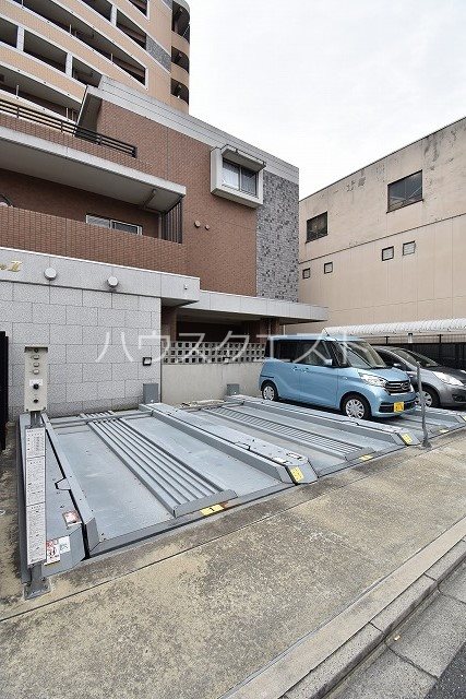 ライジングコート京都西院フロンティアⅡ 駐車場