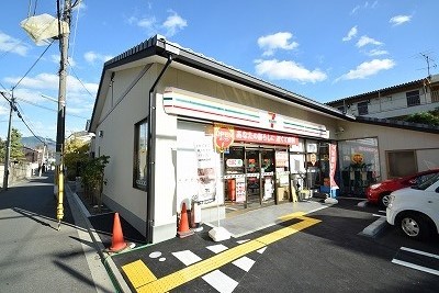 鴨川WEST コンビニ