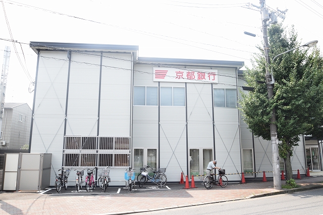 ソワリエマエグチ 銀行