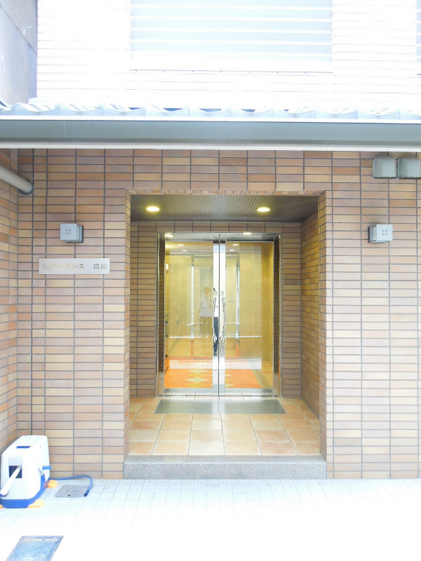 リバーパレス白川 エントランス