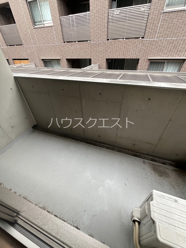 VIOLA IWASA ベランダ