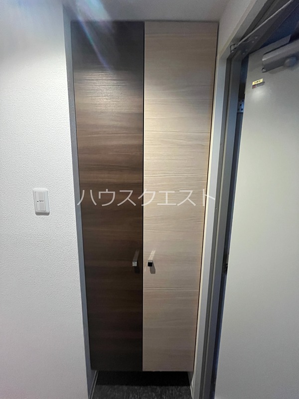 VIOLA IWASA 玄関