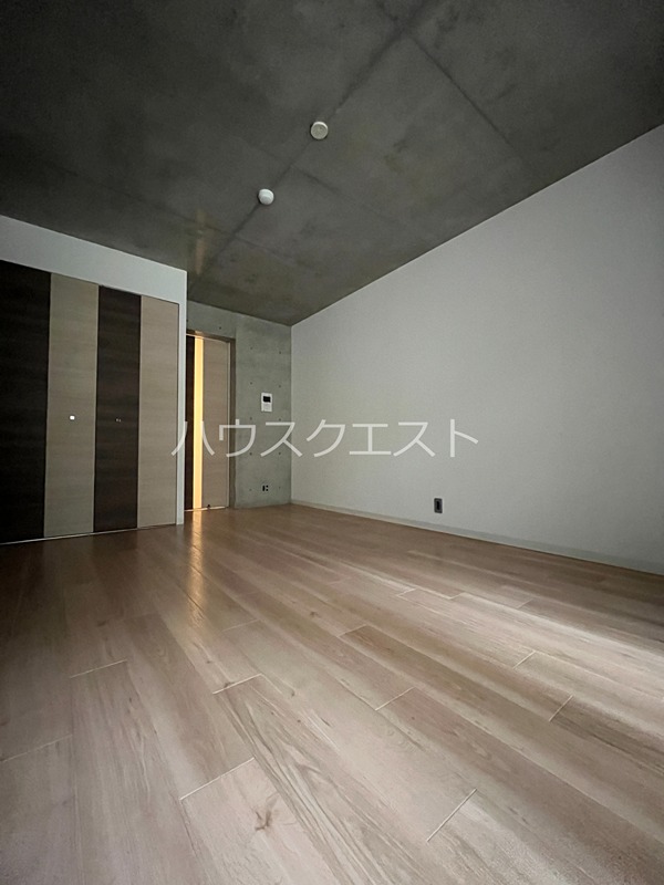 VIOLA IWASA ベッドルーム