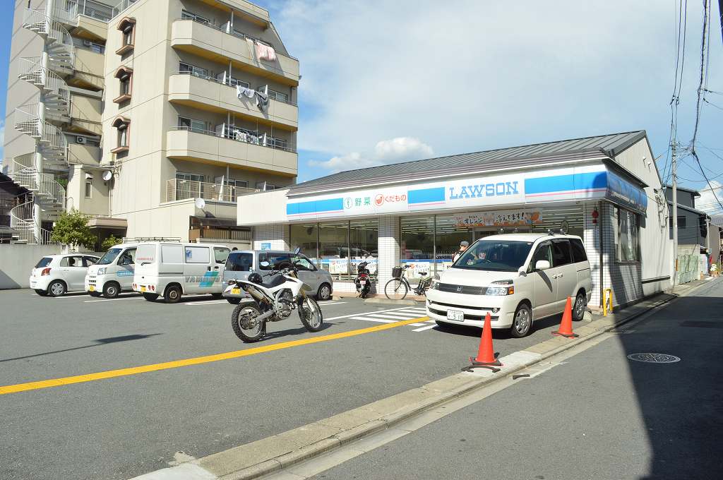 ルミエール沼田 コンビニ