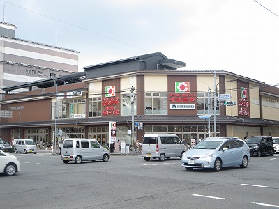 ルミエール沼田 スーパー