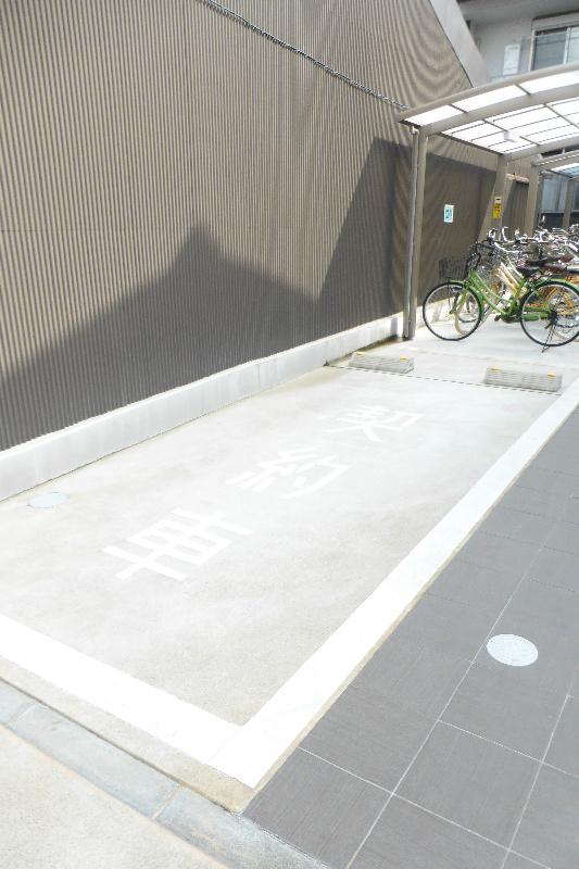 アークリード三十三間堂 駐車場