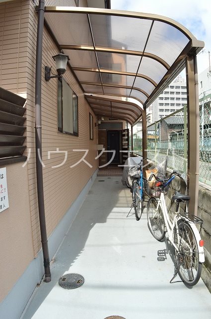 ウエストハイツ エントランス