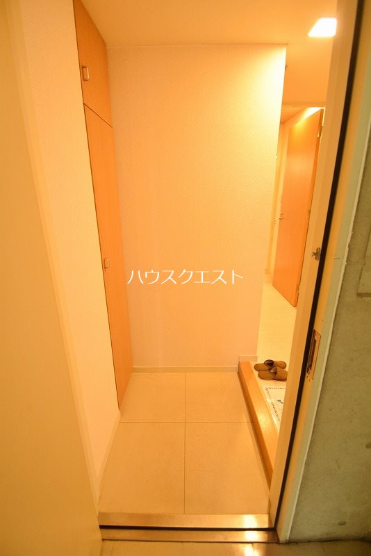 クリヨン岡崎 玄関