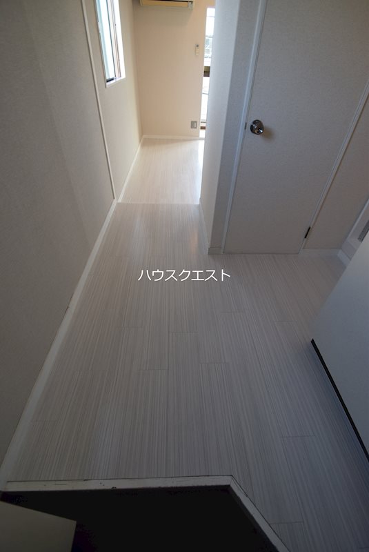 アパルトマン御所西 玄関