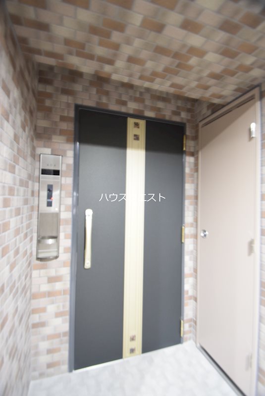 リーガル京都二条城北 玄関