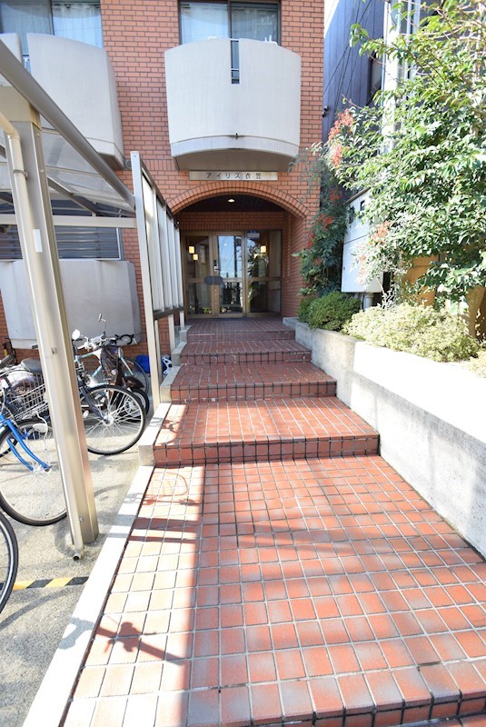 アイリス衣笠 エントランス
