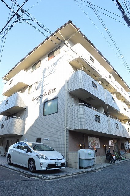 ルシェール西院 外観