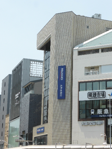 アイカーサ麩屋町 銀行