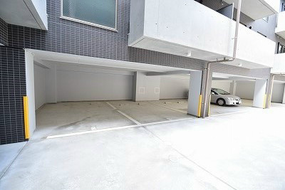 ダイヤ・パール 駐車場