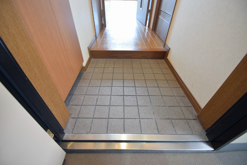 エスト堀川 玄関