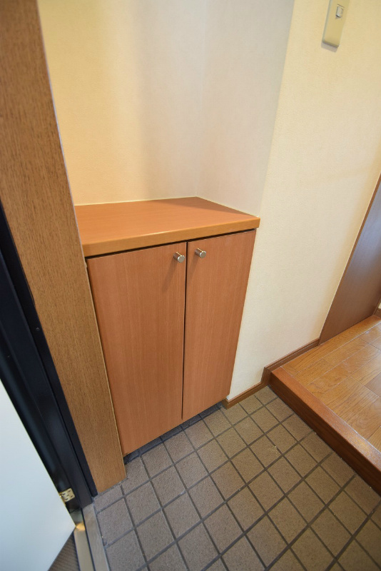 エスト堀川 玄関