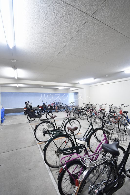 ライオンズマンション四条大宮 駐車場