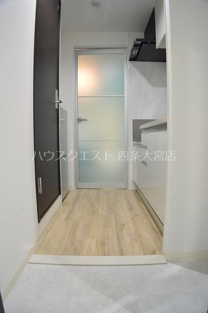 グランドーリア西院 玄関