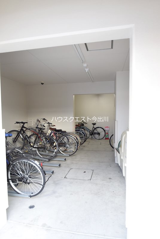 ぺルージュ油小路 駐車場