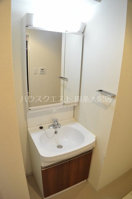 アスヴェル京都西七条 洗面所